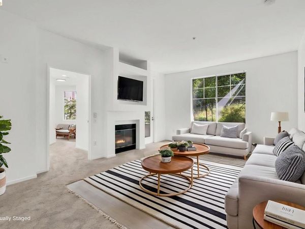 220 Caldecott, Unit 207, Oakland, CA 94618