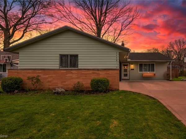 24281 Lebern Drive , North Olmsted, OH 44070