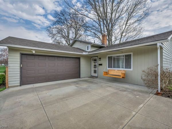 24281 Lebern Drive, North Olmsted, OH 44070