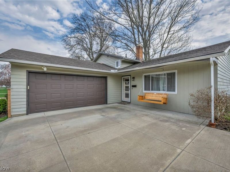 24281 Lebern Drive, North Olmsted, OH 44070 Photo 1