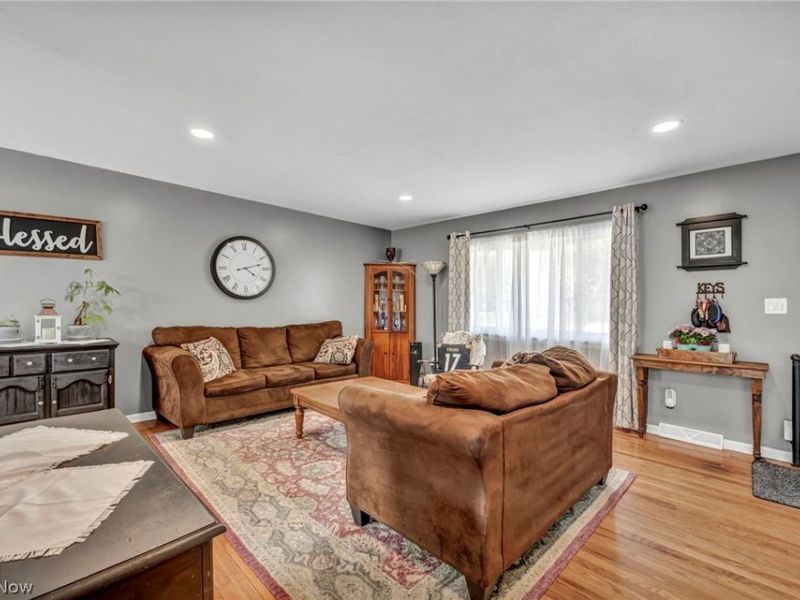 24281 Lebern Drive , North Olmsted, OH 44070 Photo 11