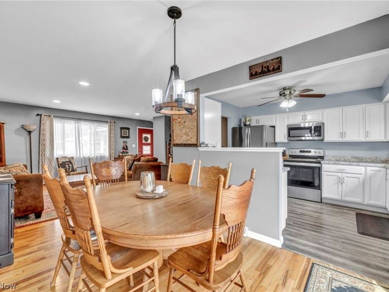 24281 Lebern Drive , North Olmsted, OH 44070 Photo 15