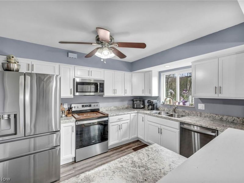 24281 Lebern Drive , North Olmsted, OH 44070 Photo 18