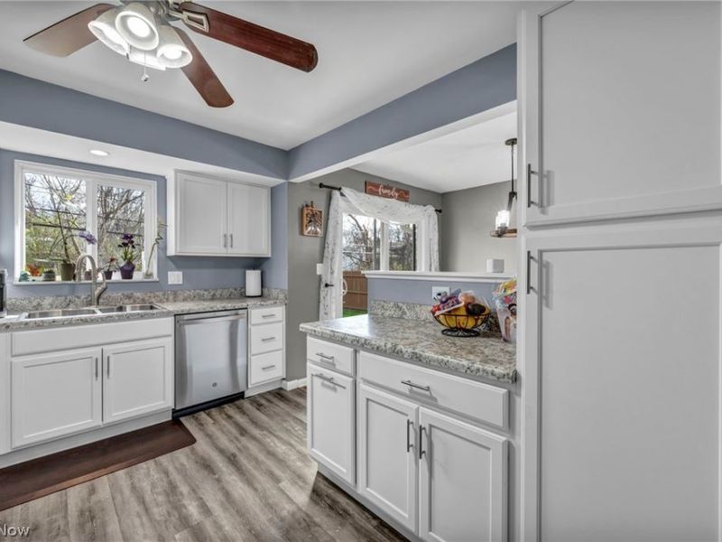 24281 Lebern Drive , North Olmsted, OH 44070 Photo 20