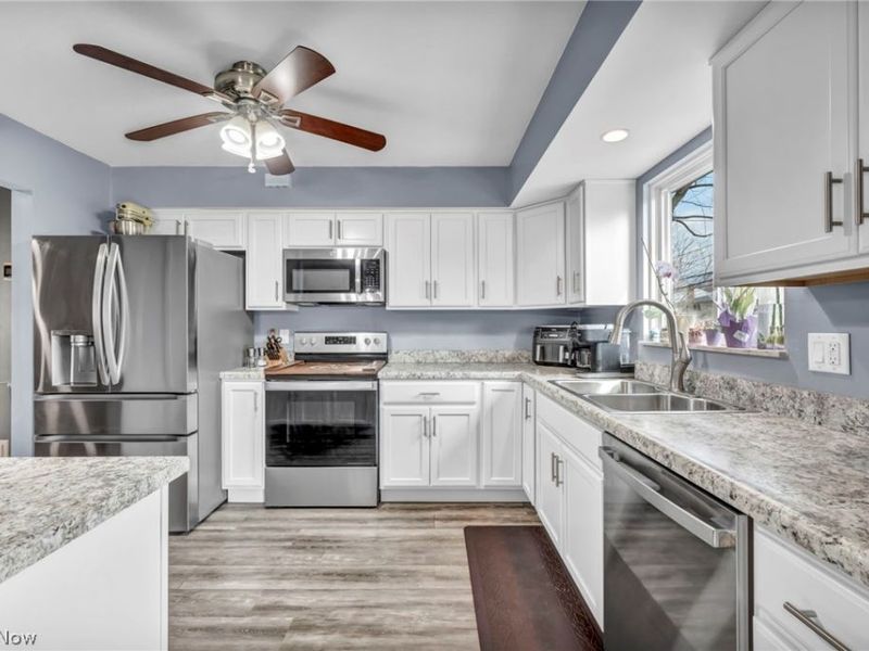 24281 Lebern Drive , North Olmsted, OH 44070 Photo 21