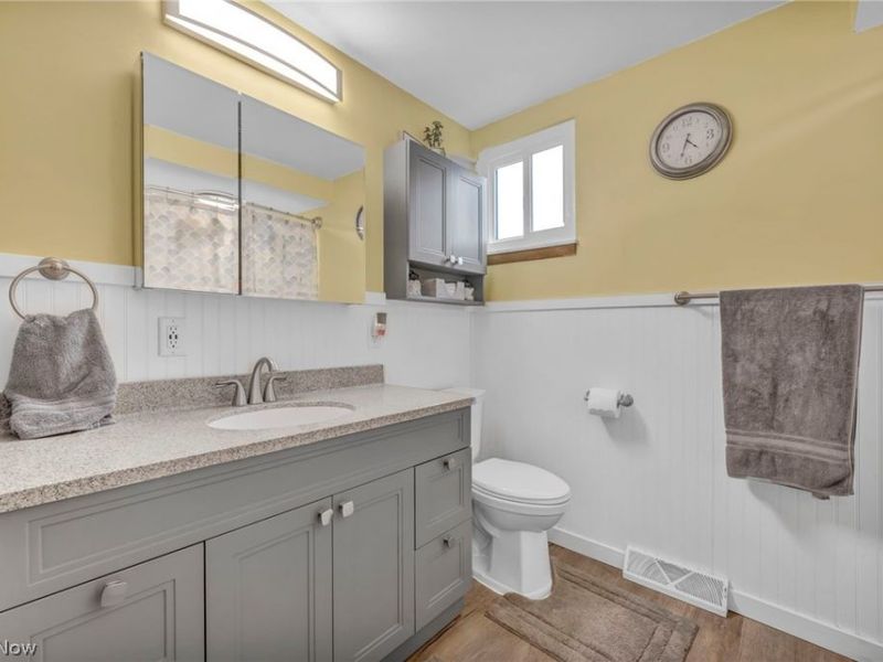 24281 Lebern Drive , North Olmsted, OH 44070 Photo 30