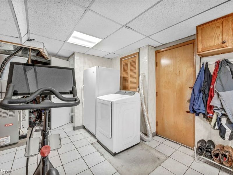 24281 Lebern Drive , North Olmsted, OH 44070 Photo 33