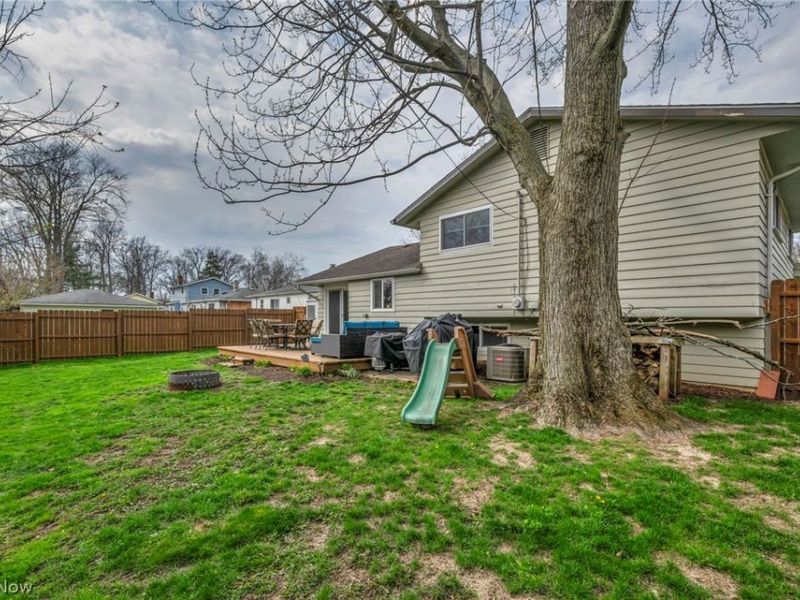 24281 Lebern Drive , North Olmsted, OH 44070 Photo 36