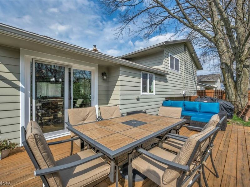 24281 Lebern Drive , North Olmsted, OH 44070 Photo 38