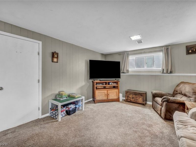 24281 Lebern Drive, North Olmsted, OH 44070 Photo 8