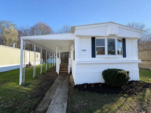 1281 E Pontaluna Road, Unit 138, Norton Shores, MI 49456