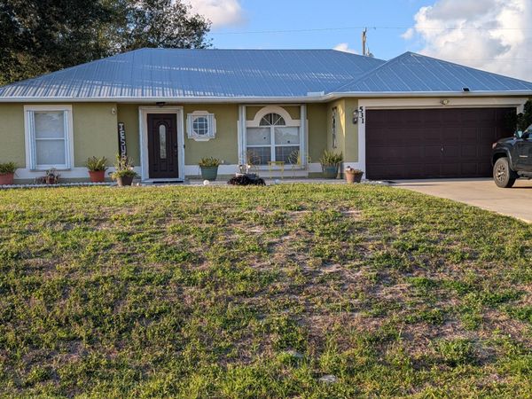 531 SW Bradshaw Circle, Port St. Lucie, FL 34953