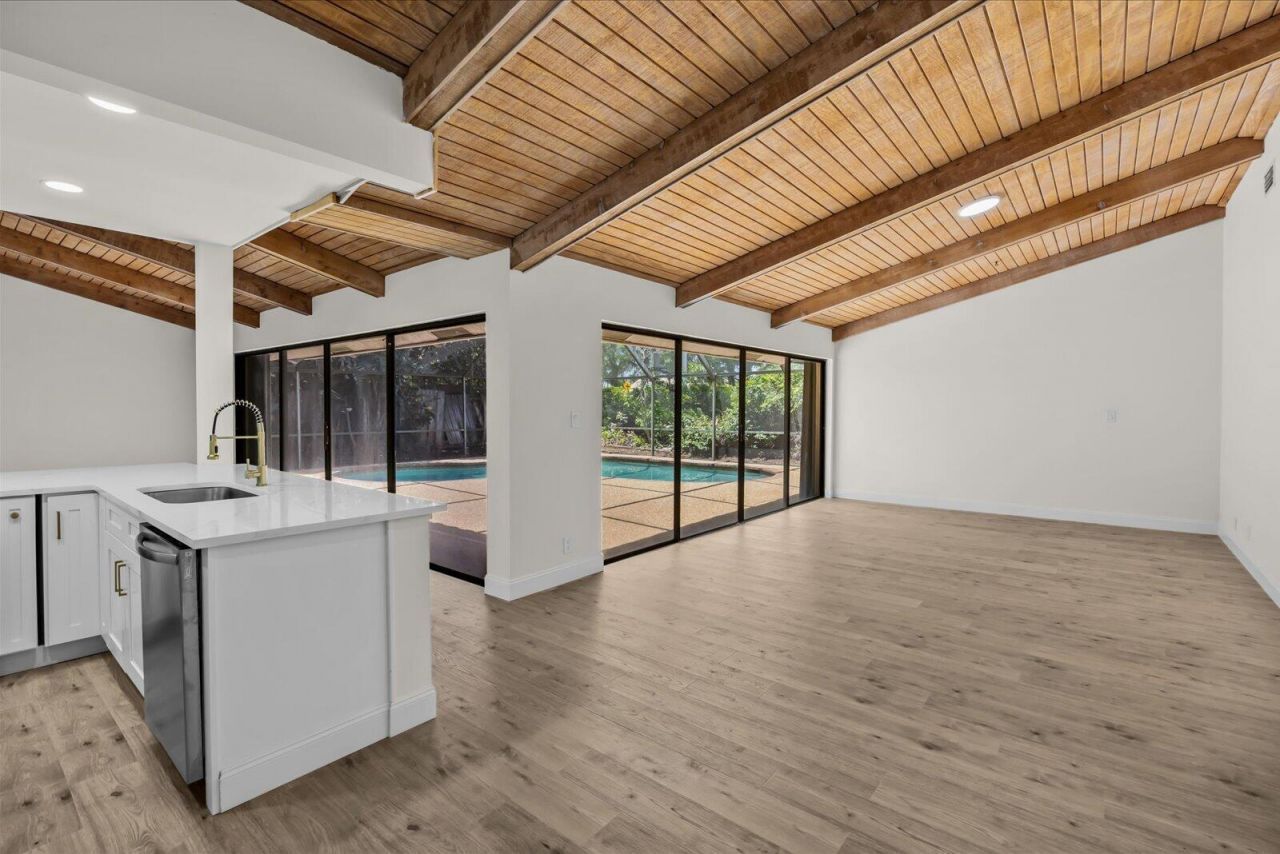 21143 N Escondido Way Way N, Boca Raton, FL 33433 Photo