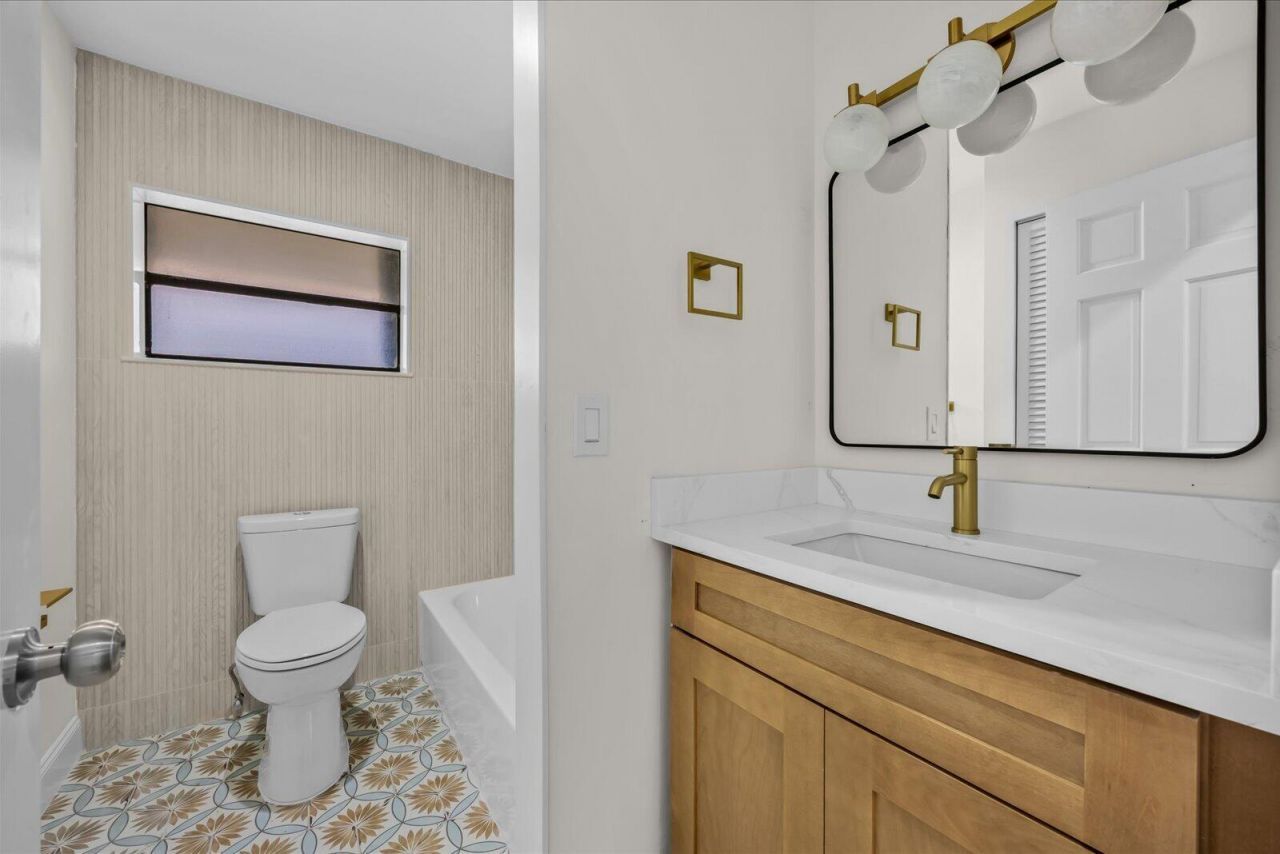 21143 N Escondido Way Way N, Boca Raton, FL 33433 Photo