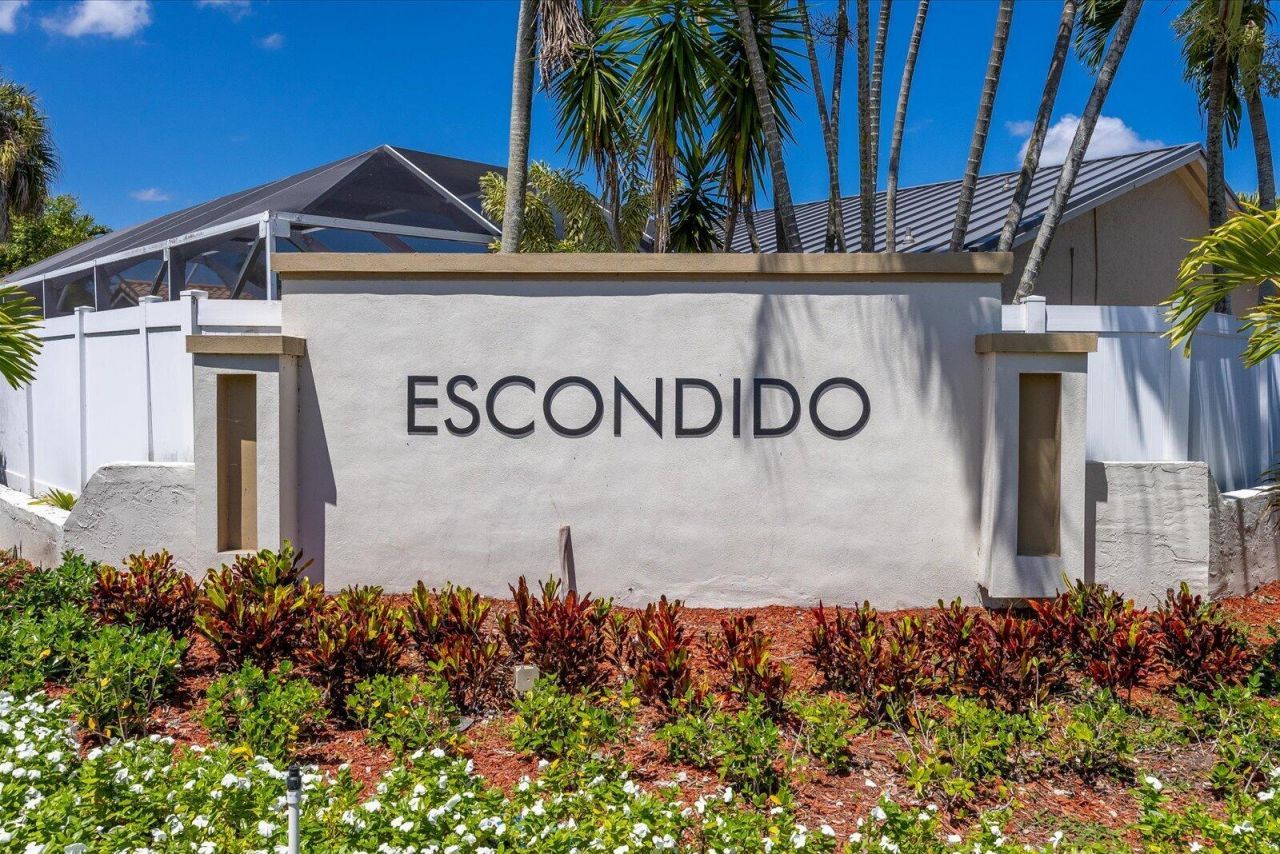 21143 N Escondido Way Way N, Boca Raton, FL 33433 Photo