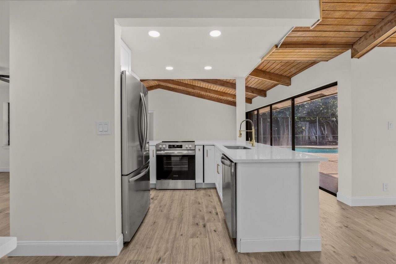 21143 N Escondido Way Way N, Boca Raton, FL 33433 Photo