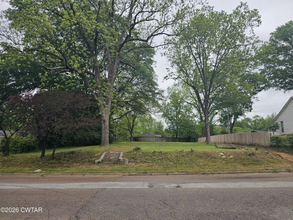 109 E Forest Avenue , Jackson, TN 38301