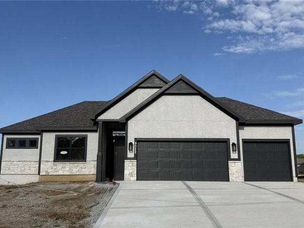 9022 N Colorado Avenue, Kansas City, MO 64156