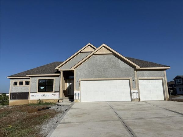 9022 N Colorado Avenue, Kansas City, MO 64156