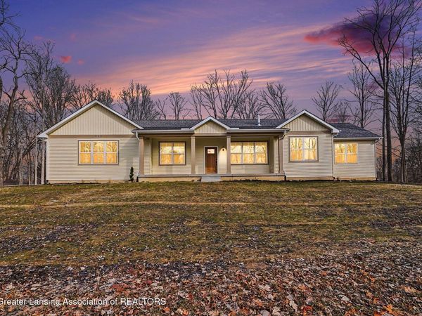 917 Chickasaw Drive, Mason, MI 48854