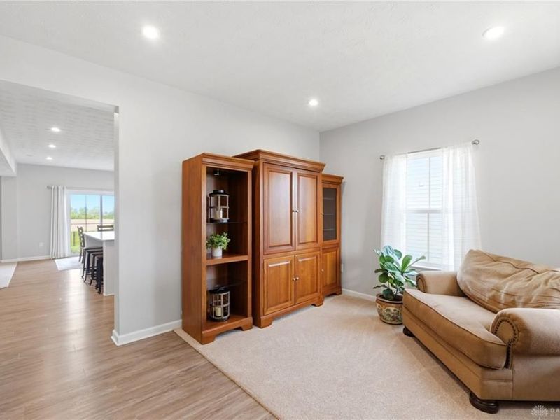 977 Cedar Grove Drive, Tipp City, OH 45371 Photo 6