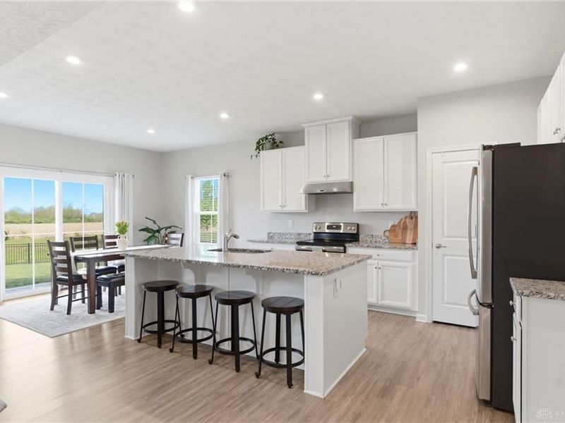 977 Cedar Grove Drive, Tipp City, OH 45371 Photo 7