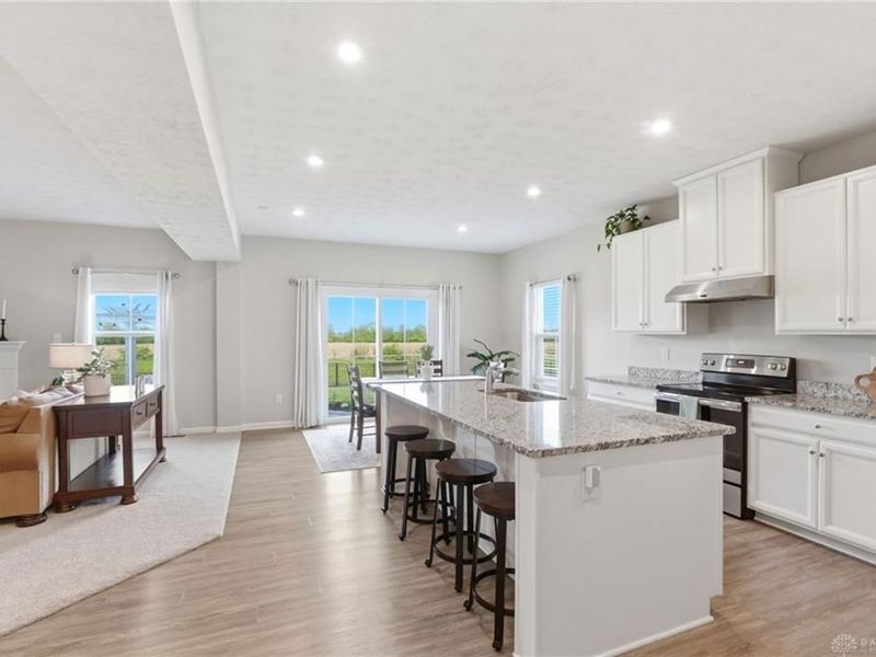 977 Cedar Grove Drive, Tipp City, OH 45371 Photo 8