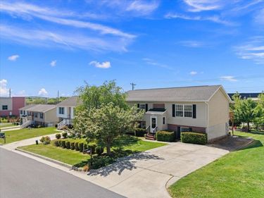 1291 STONECHRIS DR, HARRISONBURG, VA 22802