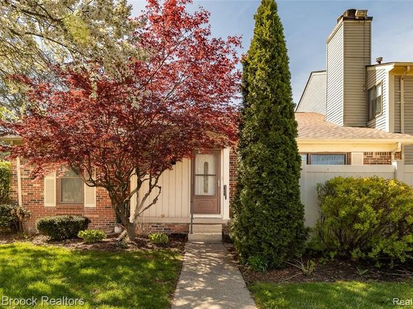 38681 Golfview W Drive , Clinton Twp, MI 48038