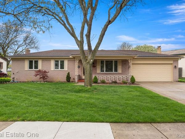 14970 Loyola Drive , Sterling Heights, MI 48313