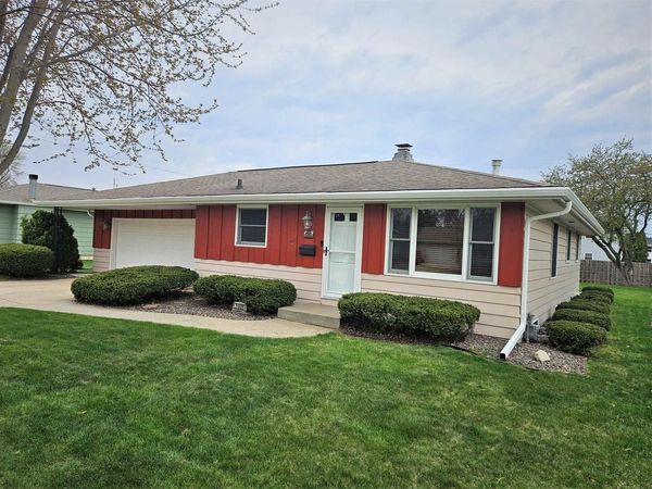 2005 OAK STREET, Oshkosh, WI 54901