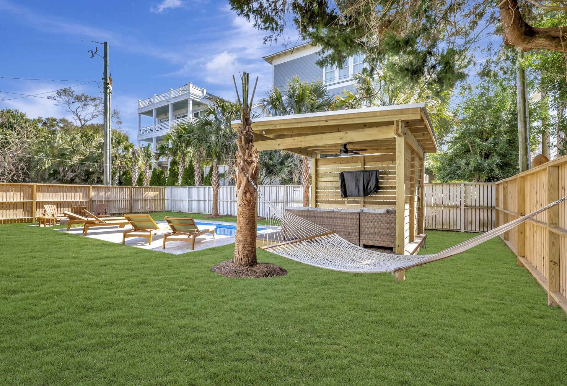312 Palm Boulevard Photo 10