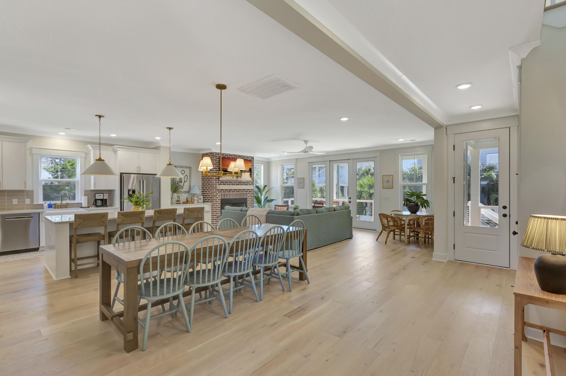 312 Palm Boulevard Photo 14