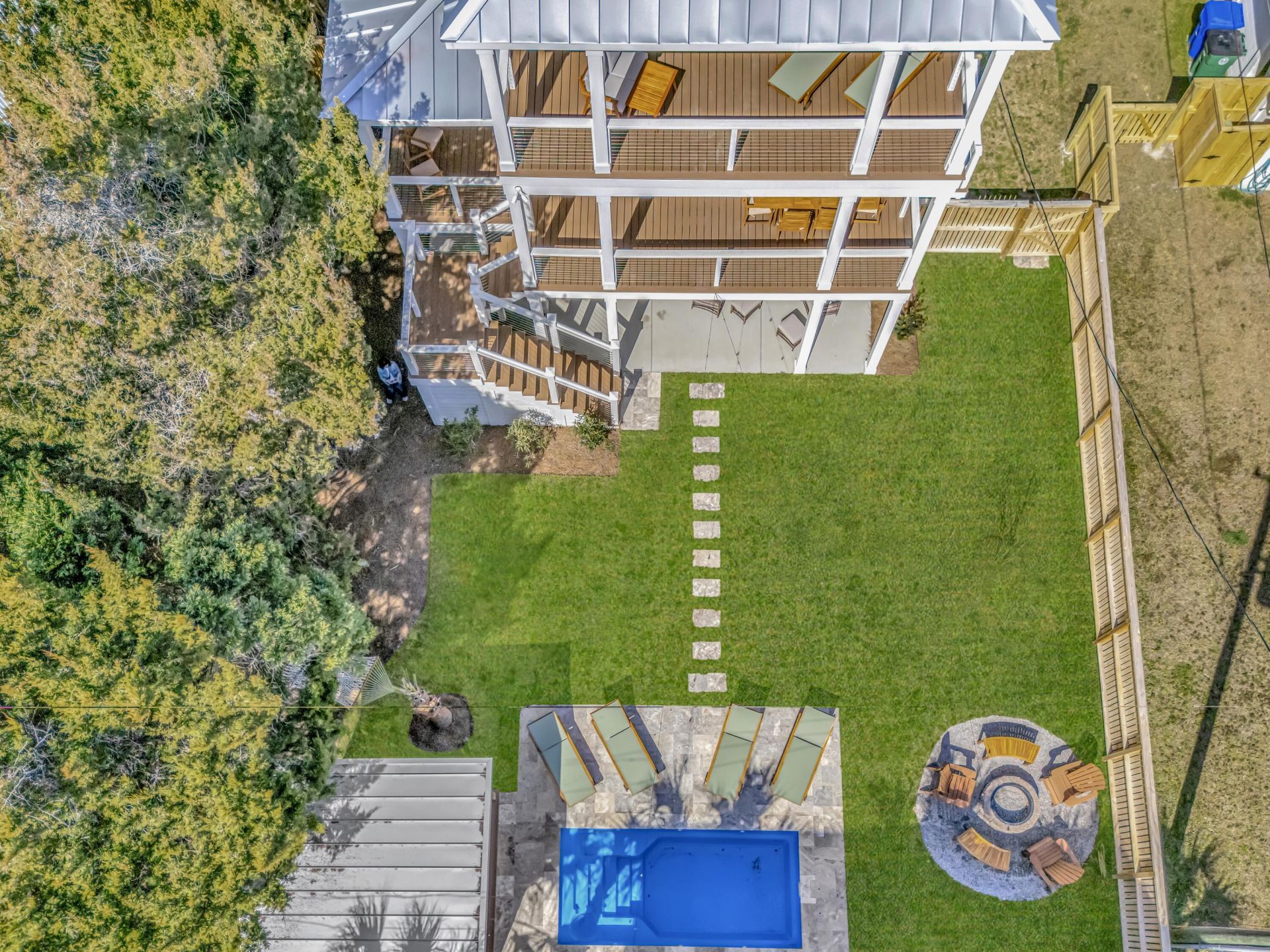 312 Palm Boulevard Photo 5