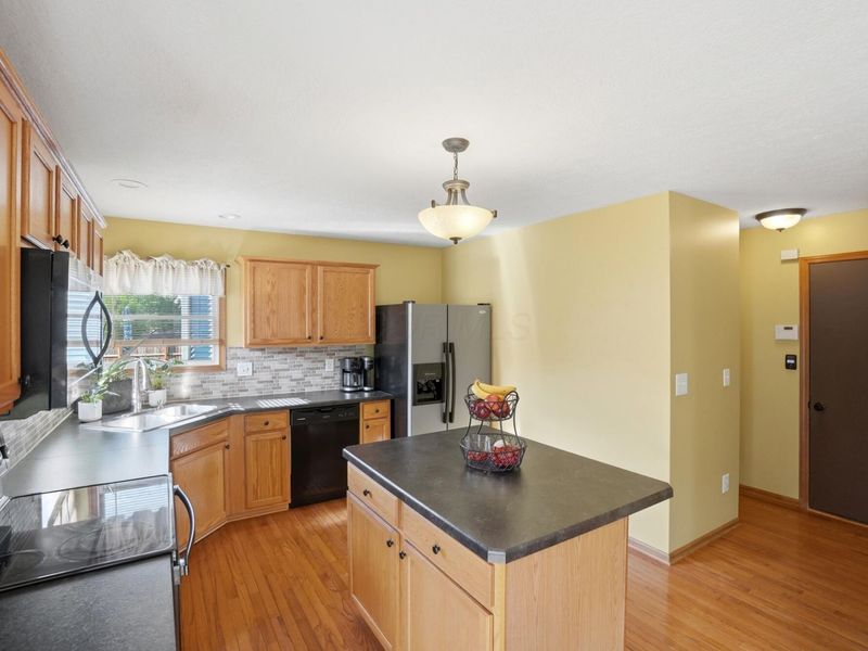 277 Rainswept Drive, Galloway, OH 43119 Photo 16