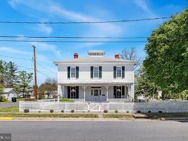 394 W KING STREET , STRASBURG, VA 22657