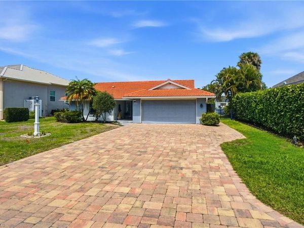 455 Bayside AVE , NAPLES, FL 34108