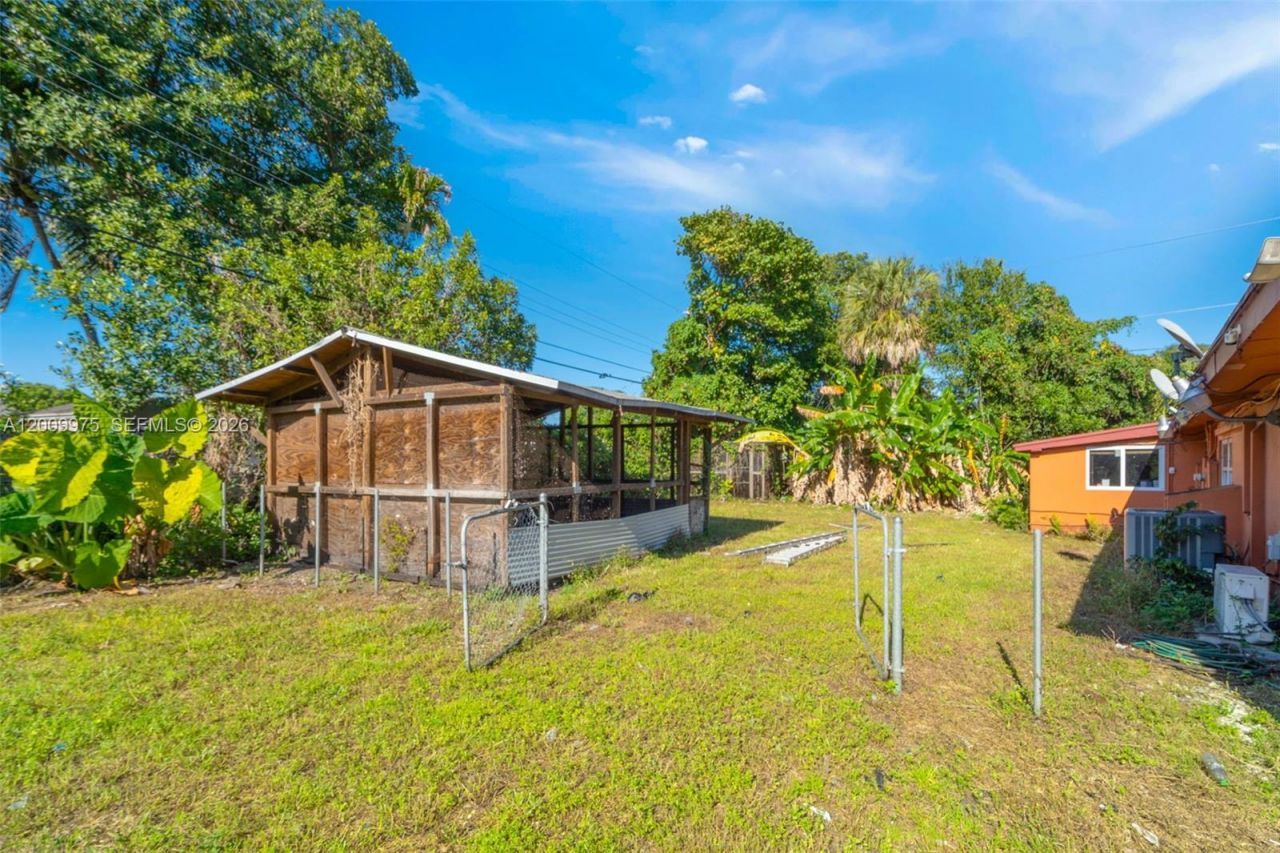 4351 SW 25th St , Fort Lauderdale, FL 33317 Photo