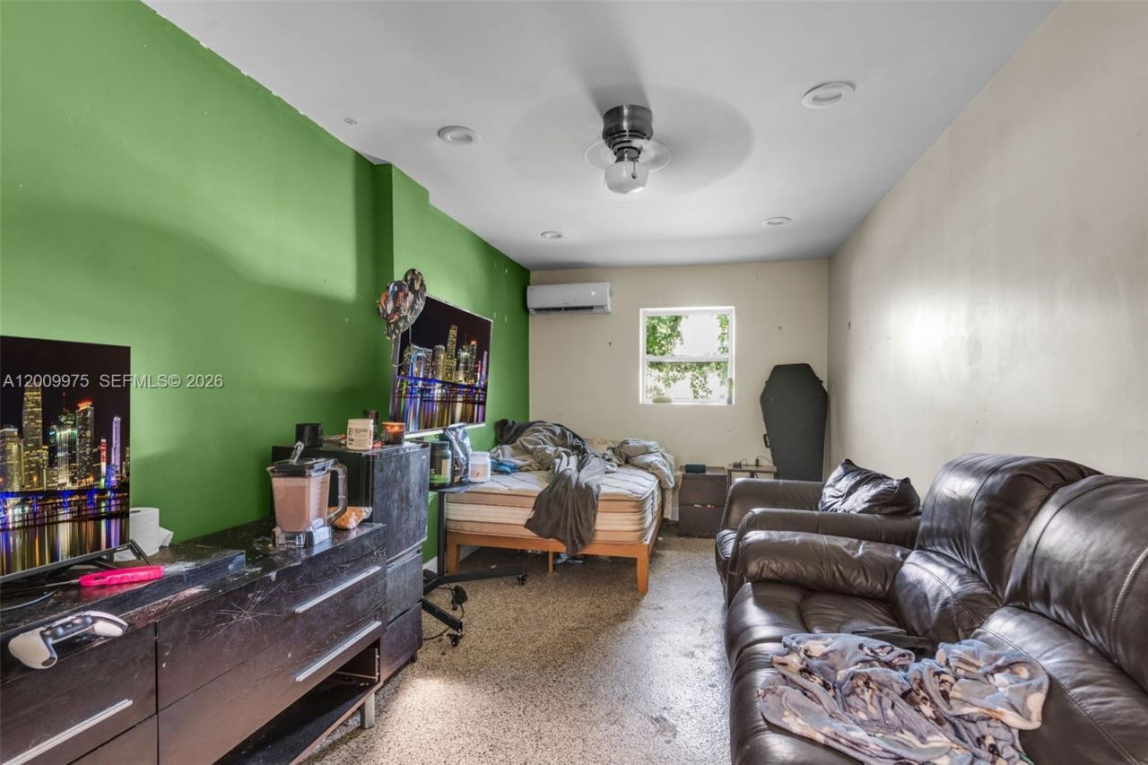 4351 SW 25th St , Fort Lauderdale, FL 33317 Photo