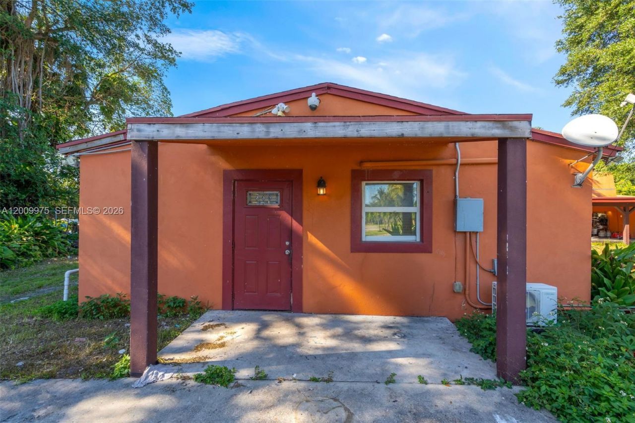 4351 SW 25th St , Fort Lauderdale, FL 33317 Photo