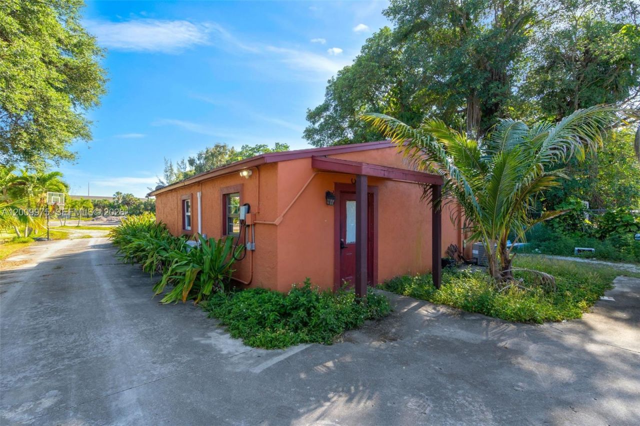 4351 SW 25th St , Fort Lauderdale, FL 33317 Photo