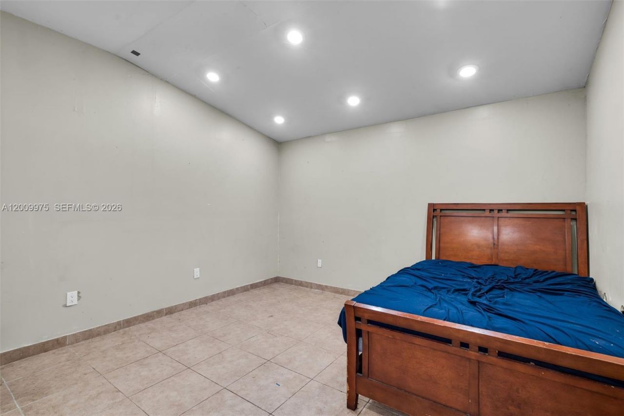 4351 SW 25th St , Fort Lauderdale, FL 33317 Photo