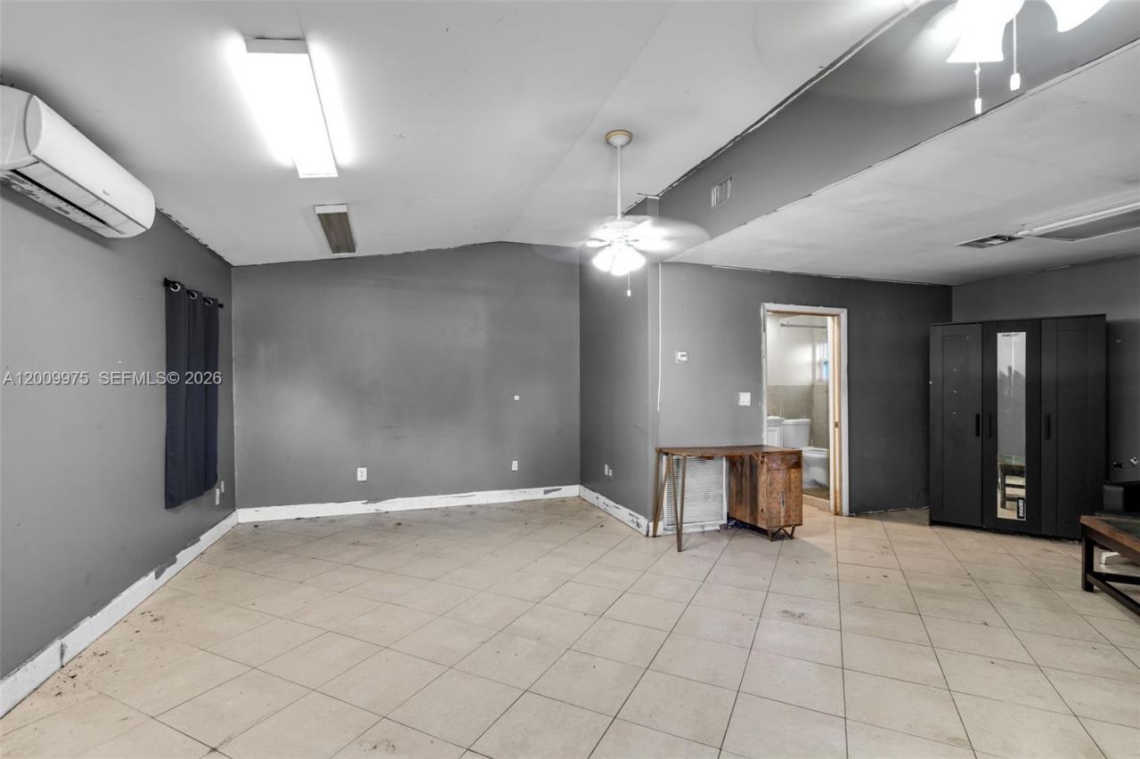 4351 SW 25th St , Fort Lauderdale, FL 33317 Photo