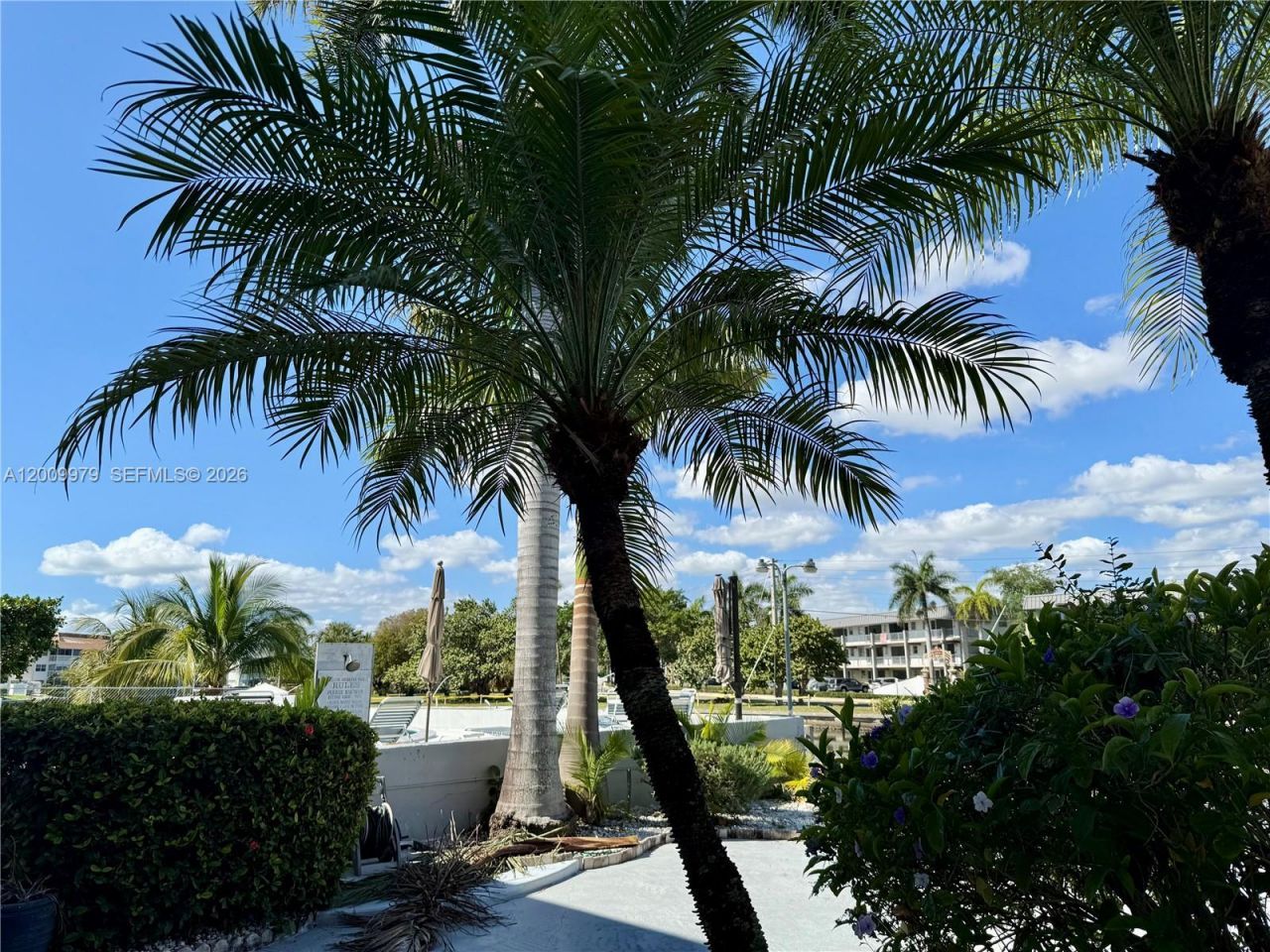 467 Golden Isles Dr , Unit 310, Hallandale Beach, FL 33009 Photo