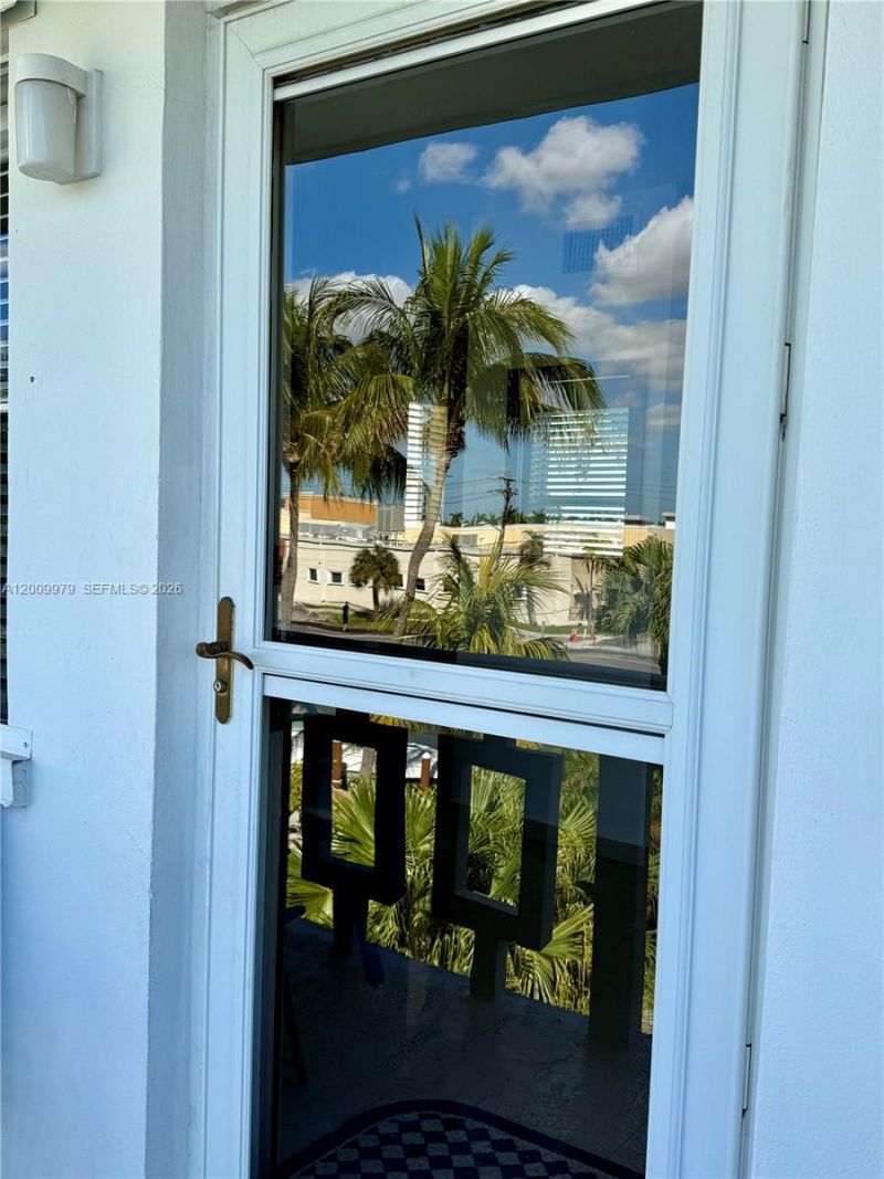467 Golden Isles Dr , Unit 310, Hallandale Beach, FL 33009 Photo
