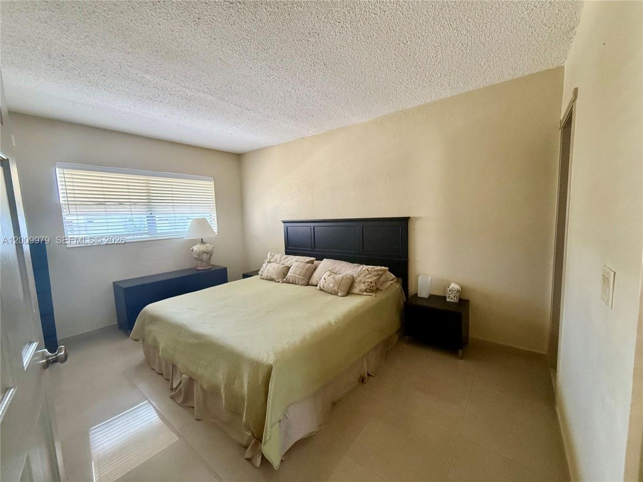 467 Golden Isles Dr , Unit 310, Hallandale Beach, FL 33009 Photo