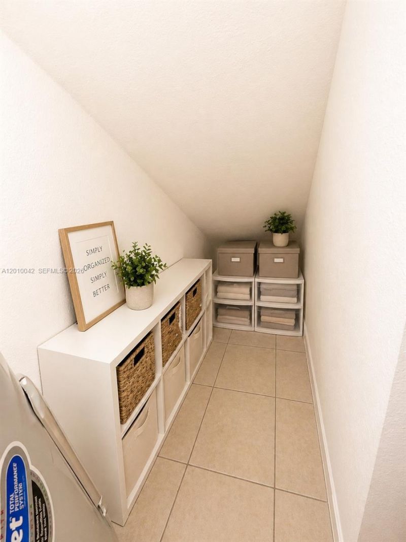 7532 NW 176th St, Unit 1, Miami Lakes, FL 33015 Photo