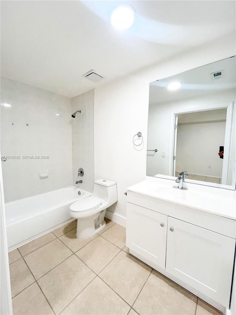 7532 NW 176th St, Unit 1, Miami Lakes, FL 33015 Photo