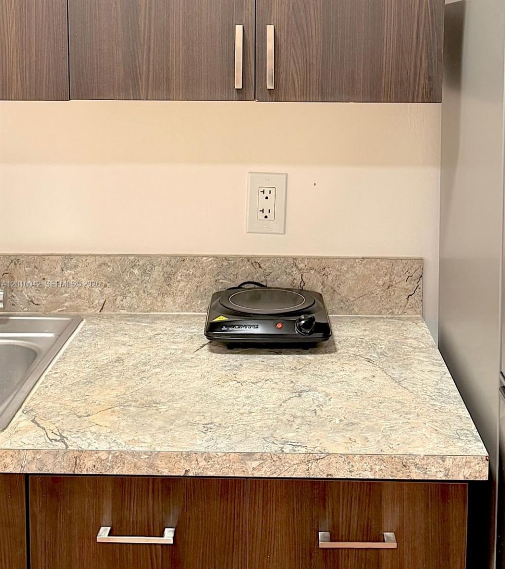 7532 NW 176th St, Unit 1, Miami Lakes, FL 33015 Photo