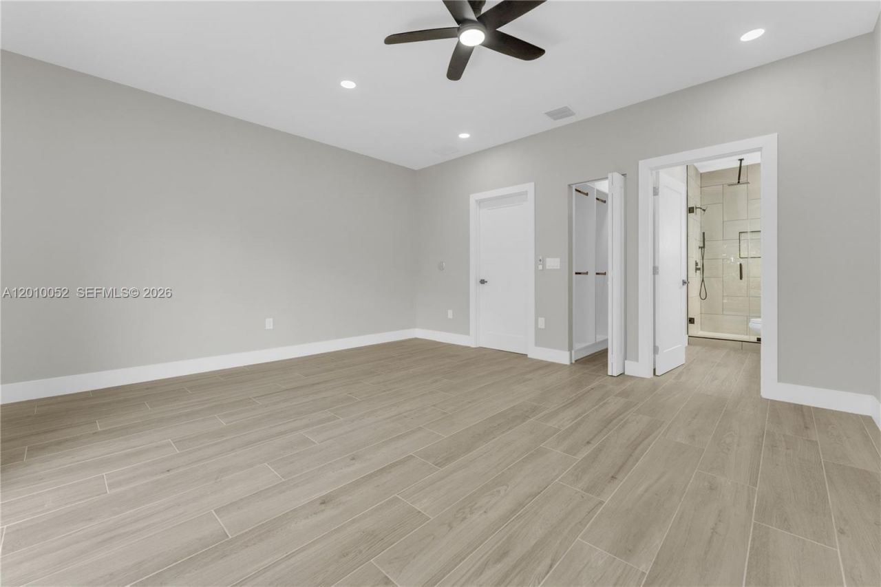 1818 NW 49th St, Miami, FL 33142 Photo